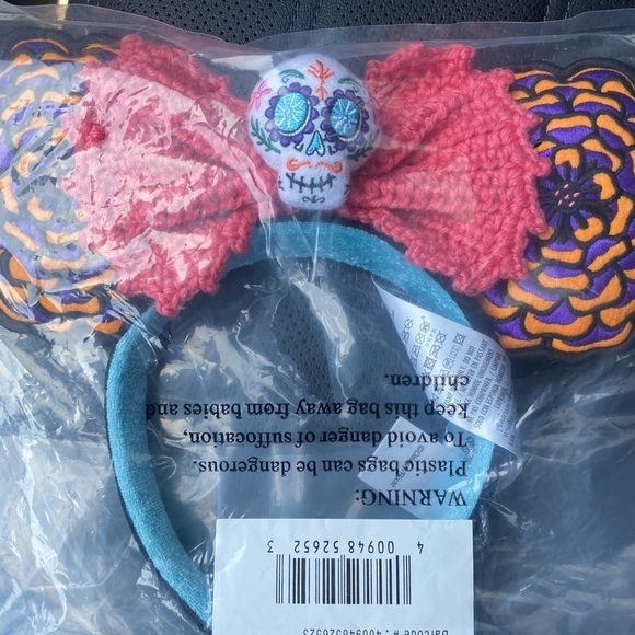 Disney’s día de los muertos Mickey ears - Picture 1 of 2